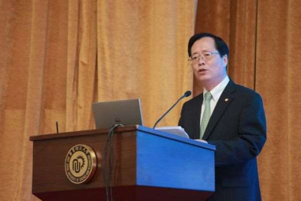 如何评价华东理工大学校长曲景平?