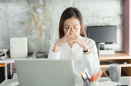 该转职吗?遇到恶主管坏同事,可是公司前景不差,如何决定是否换工作?